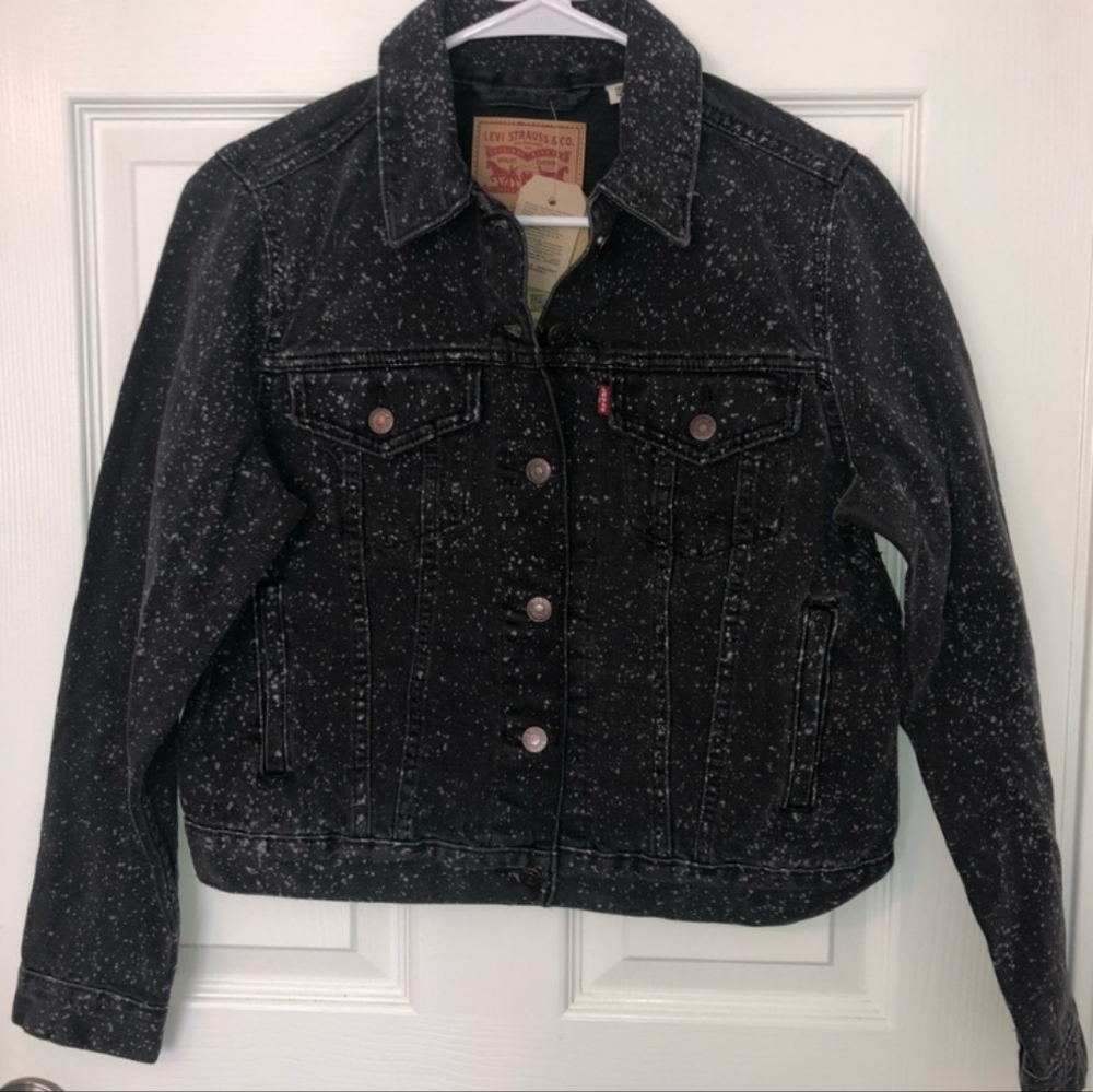 LEVIS women's trucker denim/jean jacket • faded black-ish • MEDIUM